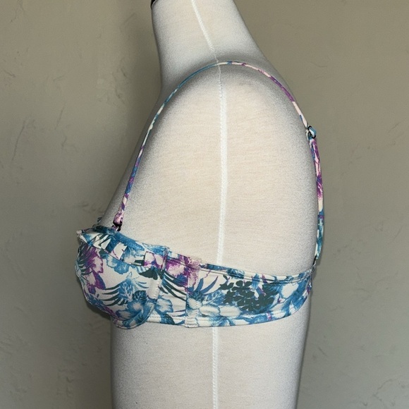 H&M blue and white floral ruffle bathing suit swim top in women’s 34B - Picture 4 of 11